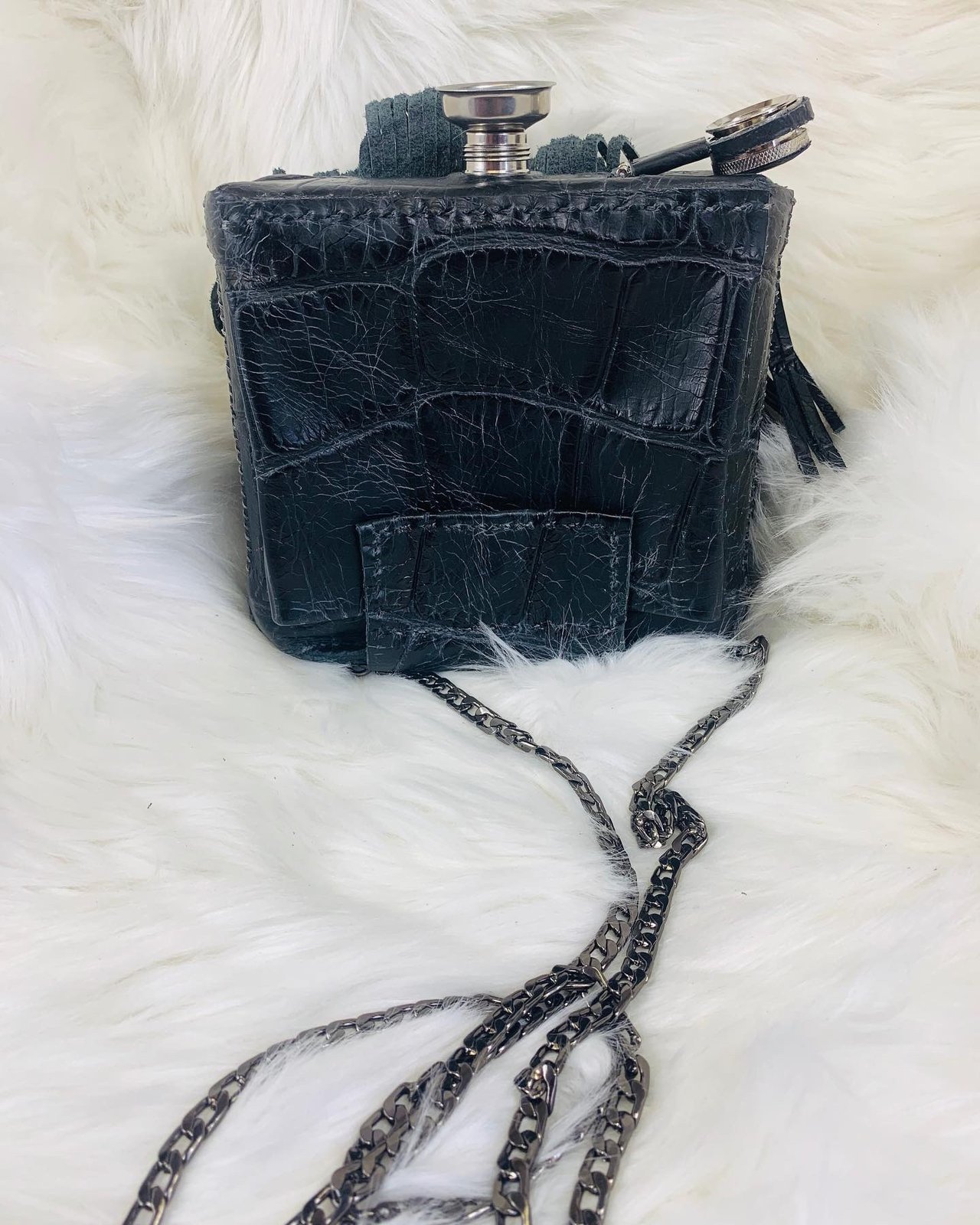 Small clutch velvet handbag | Small clutch, Handbag, Velvet